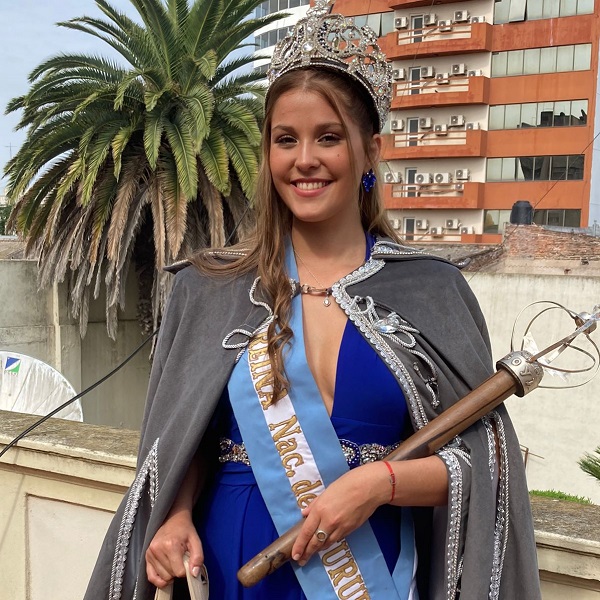 Mariana 1ª,Reina Nacional del Surubí, participa de la 29ª Fiesta Nacional de la Guitarra